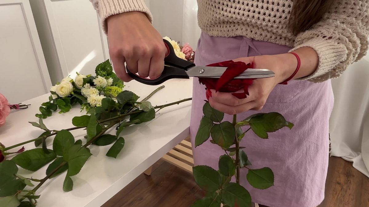 Jak uratować przywiędnięte róże?